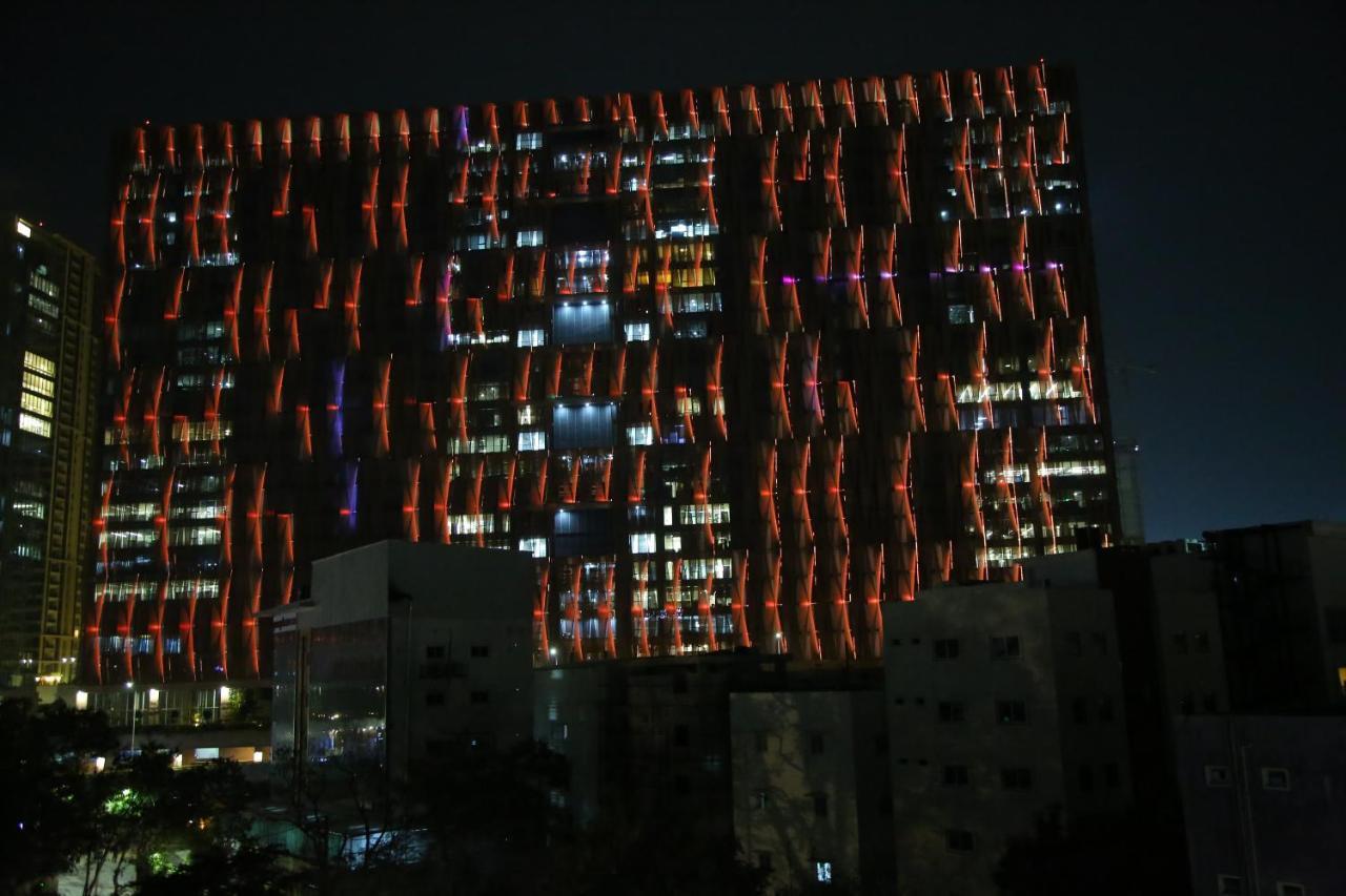 Skyview Suites Hyderabad Eksteriør billede